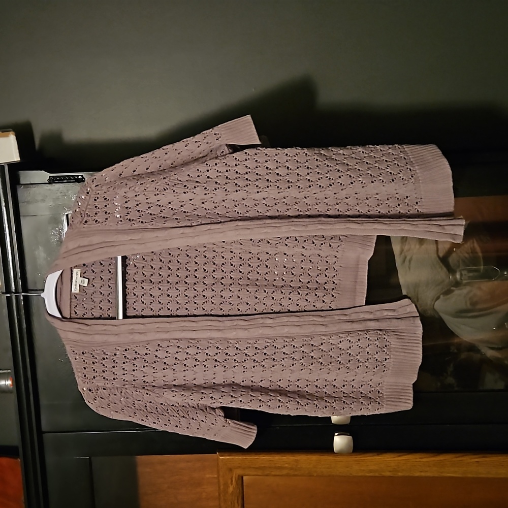 Gray short sleeved sweater